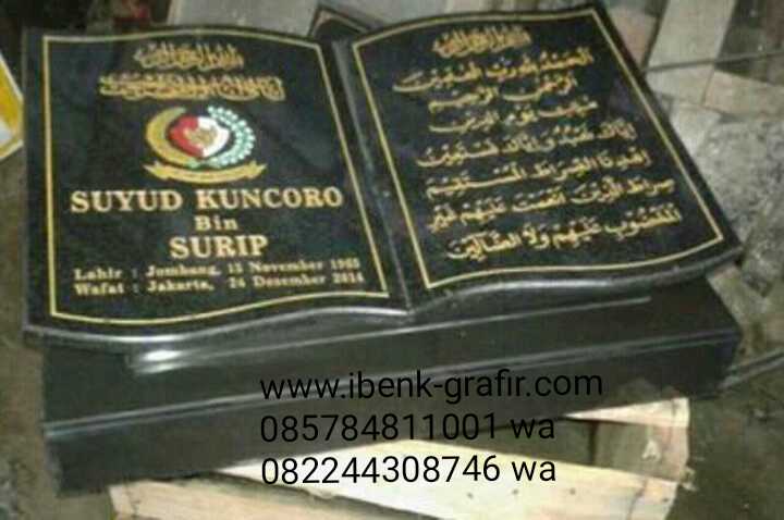 Nisan motif buku