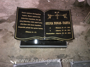 plakat motif buku 28
