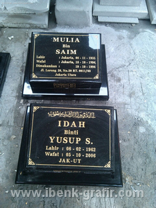 plakat Batu Nisan 5