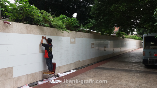 Grafir Dinding (Tembok abadi Taman Makam Pahlawan)