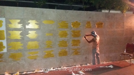 Grafir Dinding (Tembok abadi Taman Makam Pahlawan)