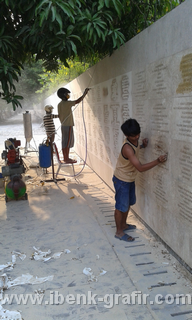 Grafir Dinding (Tembok abadi Taman Makam Pahlawan)